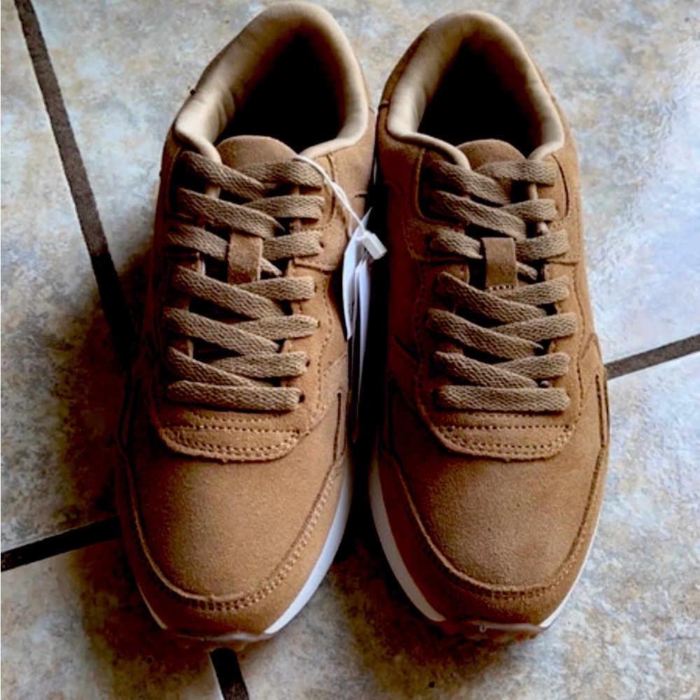 Split-leather trainers